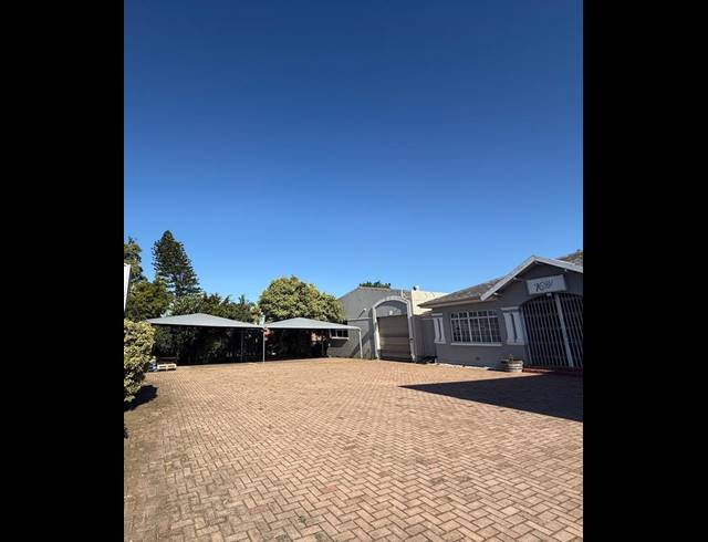 BUSINESS FOR SALE IN NEWTON PARK